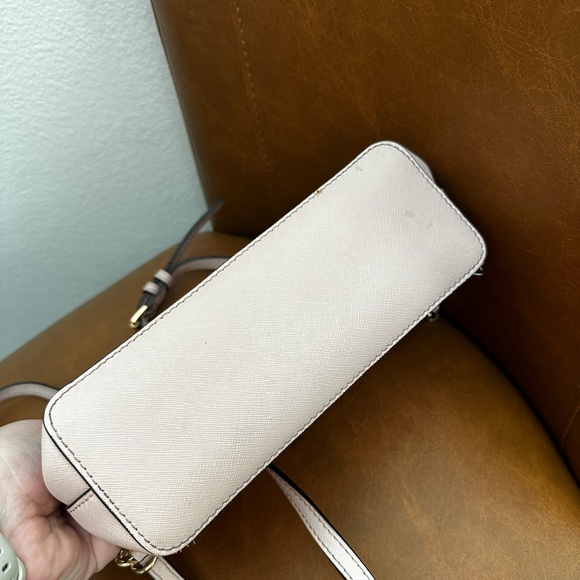 Michael Kors Jet Set Travel Medium Dome Crossbody Bag in Powder Blush - Picture 3 of 6